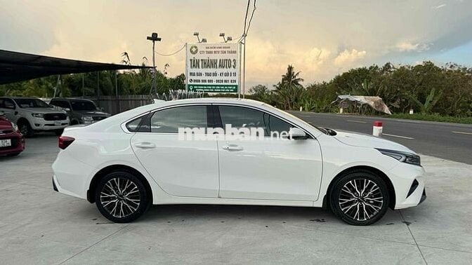 KIA K3 Premium 2.0 AT 2024 Trắng 9.700km