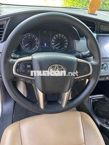 Toyota Innova 2.0E 2018 Số sàn 8 chỗ Nâu
