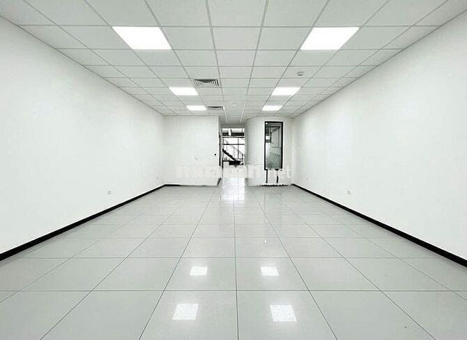 NHÀ ĐẸP ỐP KÍNH - 90B Yên Thế,TB- DT 5x22, hầm 3 lầu