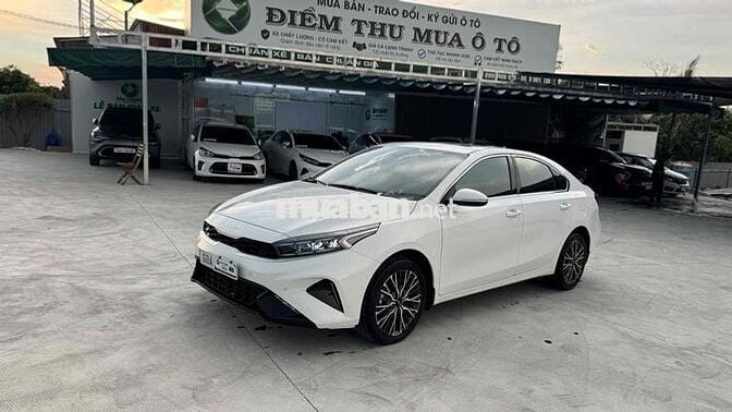KIA K3 Premium 2.0 AT 2024 Trắng 9.700km
