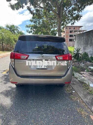 Toyota Innova 2.0E 2018 Số sàn 8 chỗ Nâu