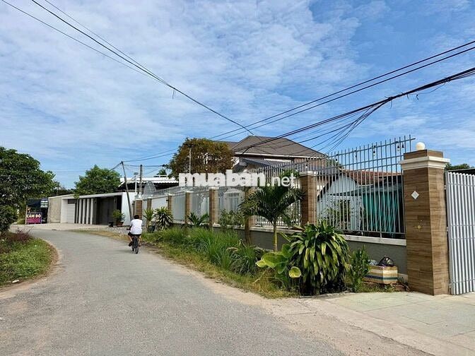 Bán đất 336m2 giá 900tr gần sát Cổng chào Tây Ninh cách tầm 800m, SHR