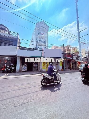 Mặt Tiền Đường Âu Cơ Trống Suốt, Phường 10, Quận Tân Bình. 
