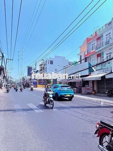 Mặt Tiền Đường Âu Cơ Trống Suốt, Phường 10, Quận Tân Bình. 
