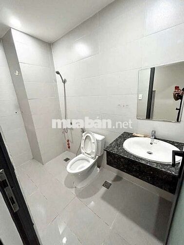 Căn hộ 1 PN , tách bếp , cửa sổ gió trời