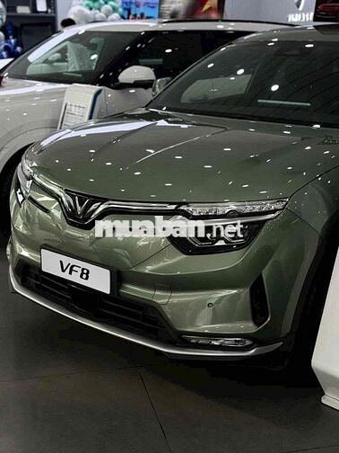 VinFast VF8 Plus - Trả trước từ 100Tr nhận xe ngay