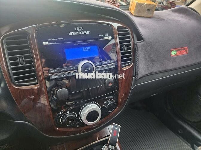 Ford Escape XLS 2010 Xăng Đen 2.3L