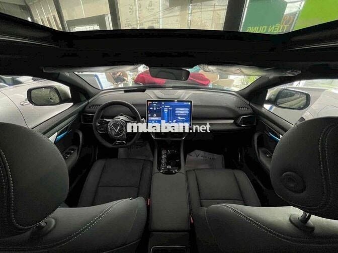 VinFast VF8 Plus - Trả trước từ 100Tr nhận xe ngay