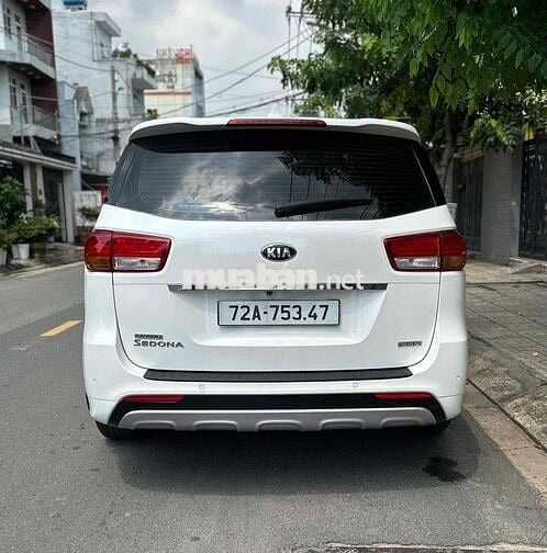 KIA Sedona 2017 Bản full Dầu Trắng