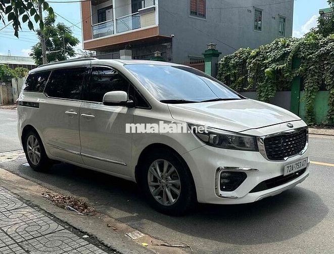 KIA Sedona 2017 Bản full Dầu Trắng