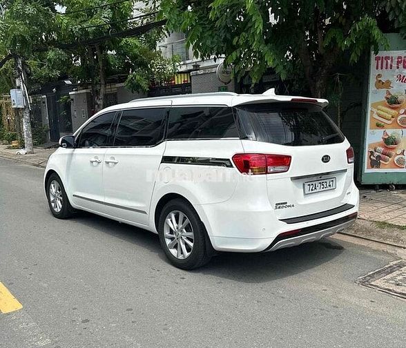 KIA Sedona 2017 Bản full Dầu Trắng