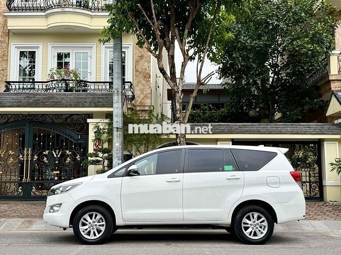 Toyota Innova 2.0E MT 2020 Trắng Số sàn