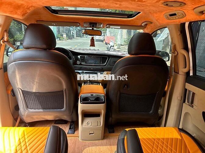 KIA Sedona 2017 Bản full Dầu Trắng