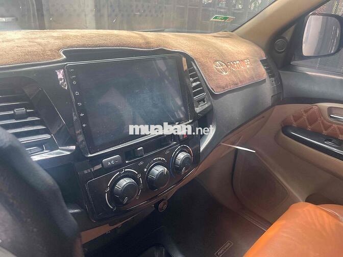 Toyota Fortuner 2016 Dầu Bạc