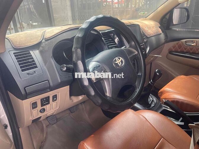Toyota Fortuner 2016 Dầu Bạc