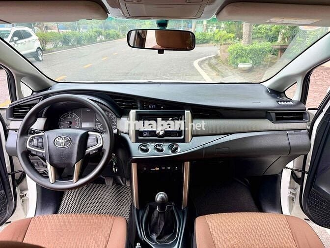 Toyota Innova 2.0E MT 2020 Trắng Số sàn