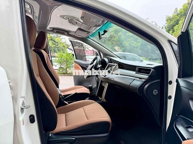Toyota Innova 2.0E MT 2020 Trắng Số sàn