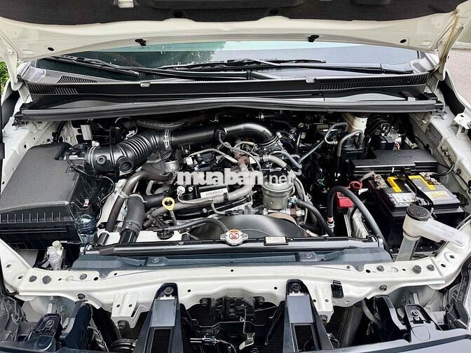 Toyota Innova 2.0E MT 2020 Trắng Số sàn