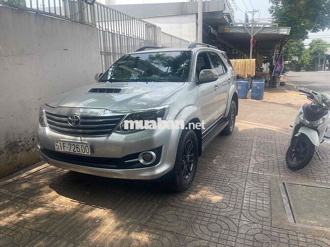 Toyota Fortuner 2016 Dầu Bạc