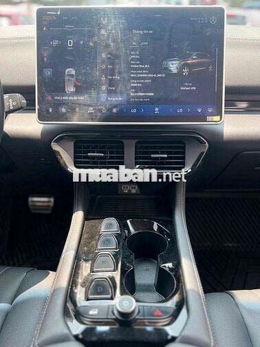 VinFast VF8 Eco Xanh 43.000km