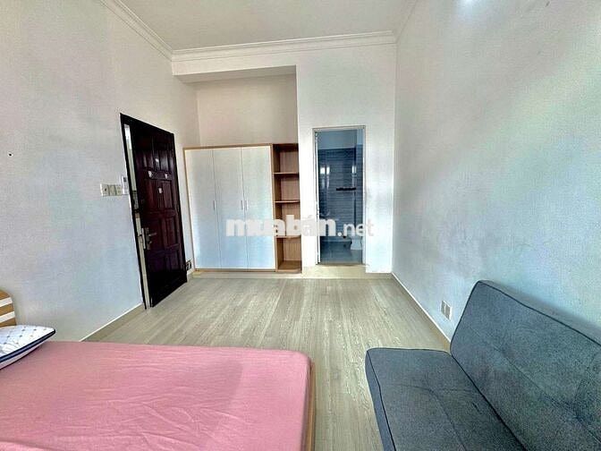 Căn hộ 2pn2wc bạn côngrộng gần 100m² full nội thất thang máy gần UTH