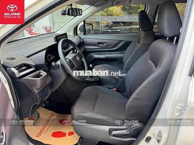 Toyota Avanza Premio 1.5G 2025 odo 23.000KM