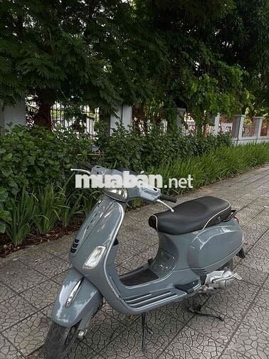Piaggio Vespa Xám