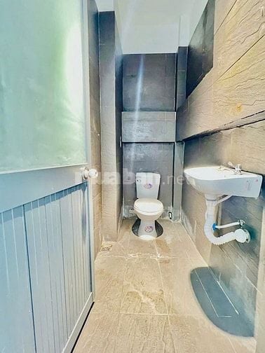 Cho Thuê Tòa Nhà 2 Mặt Tiền Nguyễn Tri Phương Quận 10, 7 lầu thang máy