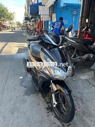 Honda Air Blade Đen, Vàng đồng