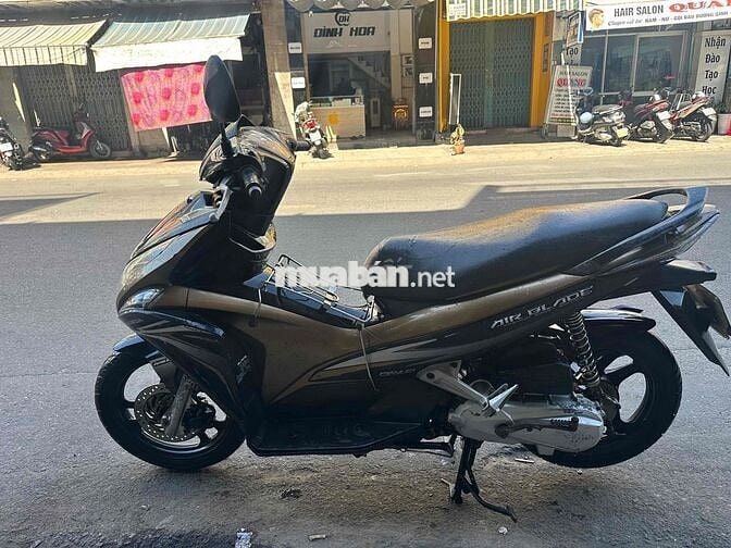 Honda Air Blade Đen, Vàng đồng