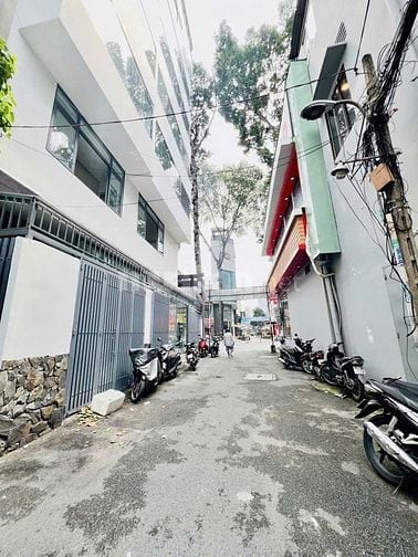 Cho Thuê Tòa Nhà 2 Mặt Tiền Nguyễn Tri Phương Quận 10, 7 lầu thang máy
