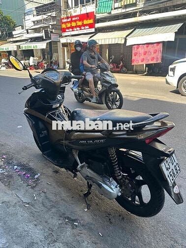 Honda Air Blade Đen, Vàng đồng