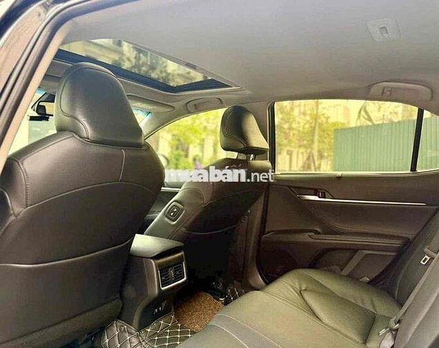 Toyota Camry 2.5Q sản xuất 2023