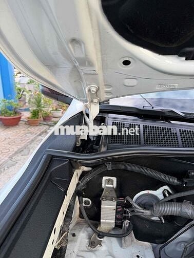 Toyota Fortuner 2022 Số sàn Trắng 7 chỗ