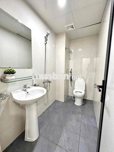 Căn Hộ Dịch Vụ - Ban Công Kính - Công Viên Phần Mềm Quang Trung