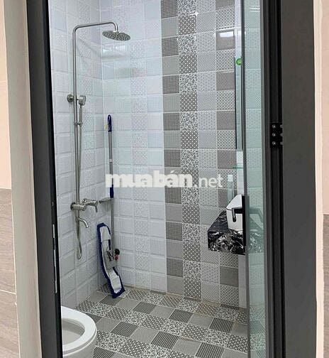 Cho nam nữ thuê phòng dương bá trạc có sân thượng rộng