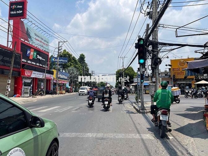 BÁN NHÀ MẶT TIỀN ĐƯỜNG LÊ VĂN KHƯƠNG  Vị trí đắc địa ngay khu vực tru