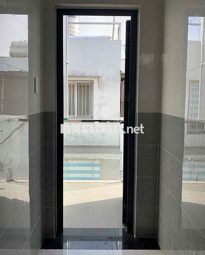 Cho nam nữ thuê phòng dương bá trạc có sân thượng rộng