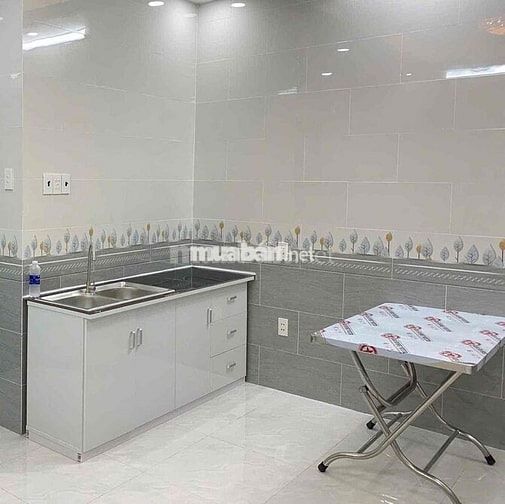 Cho nam nữ thuê phòng dương bá trạc có sân thượng rộng