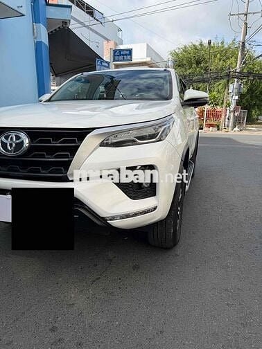 Toyota Fortuner 2022 Số sàn Trắng 7 chỗ