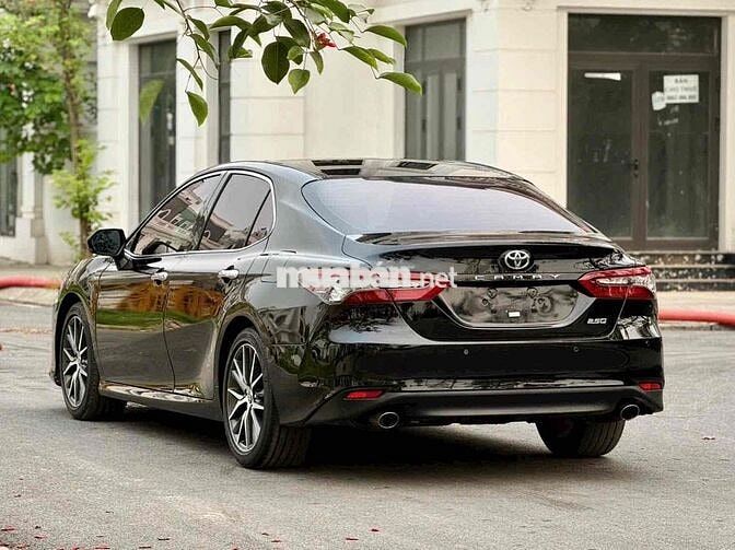 Toyota Camry 2.5Q sản xuất 2023