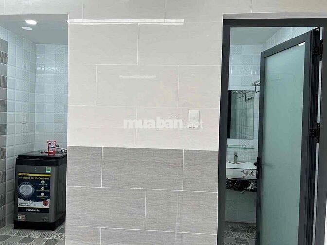 Cho nam nữ thuê phòng dương bá trạc có sân thượng rộng