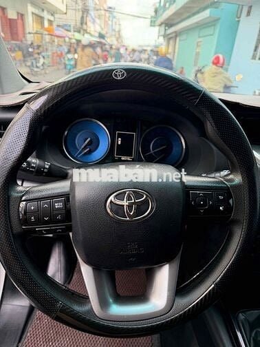 Toyota Fortuner 2022 Số sàn Trắng 7 chỗ