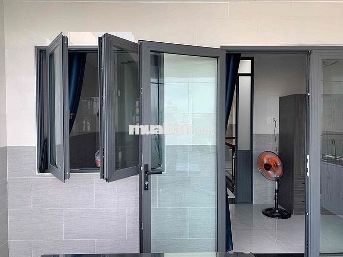Cho nam nữ thuê phòng dương bá trạc có sân thượng rộng