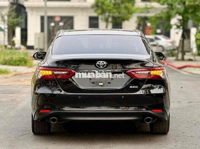 Toyota Camry 2.5Q sản xuất 2023