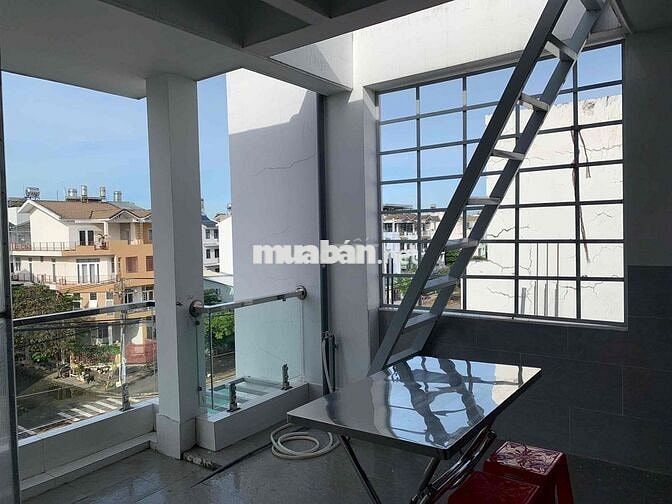 Cho nam nữ thuê phòng dương bá trạc có sân thượng rộng