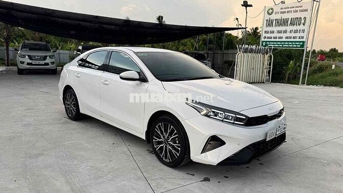 KIA K3 Premium 2.0 AT 2024 đúng 9.000km keng
