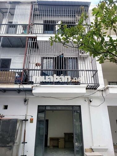 Cần bán nhà đang chờ thuê 5 phòng trọ 3 tầng