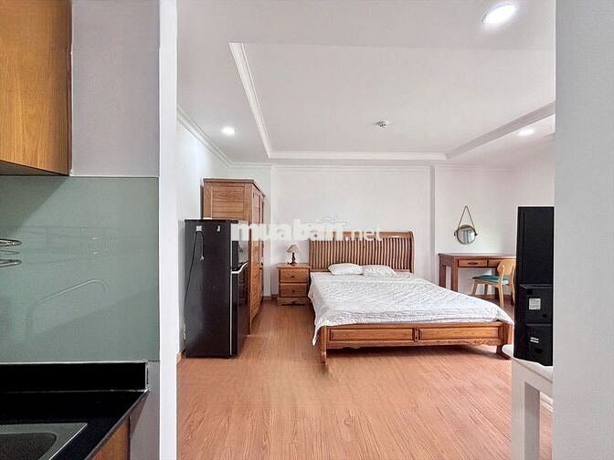 Căn hộ dịch vụ rộng bancol nội khu Hưng Gia Phú Mỹ Hưng 38m2 11tr