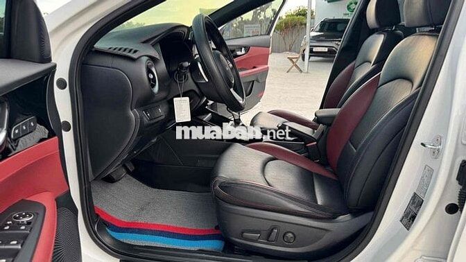 KIA K3 Premium 2.0 AT 2024 đúng 9.000km keng